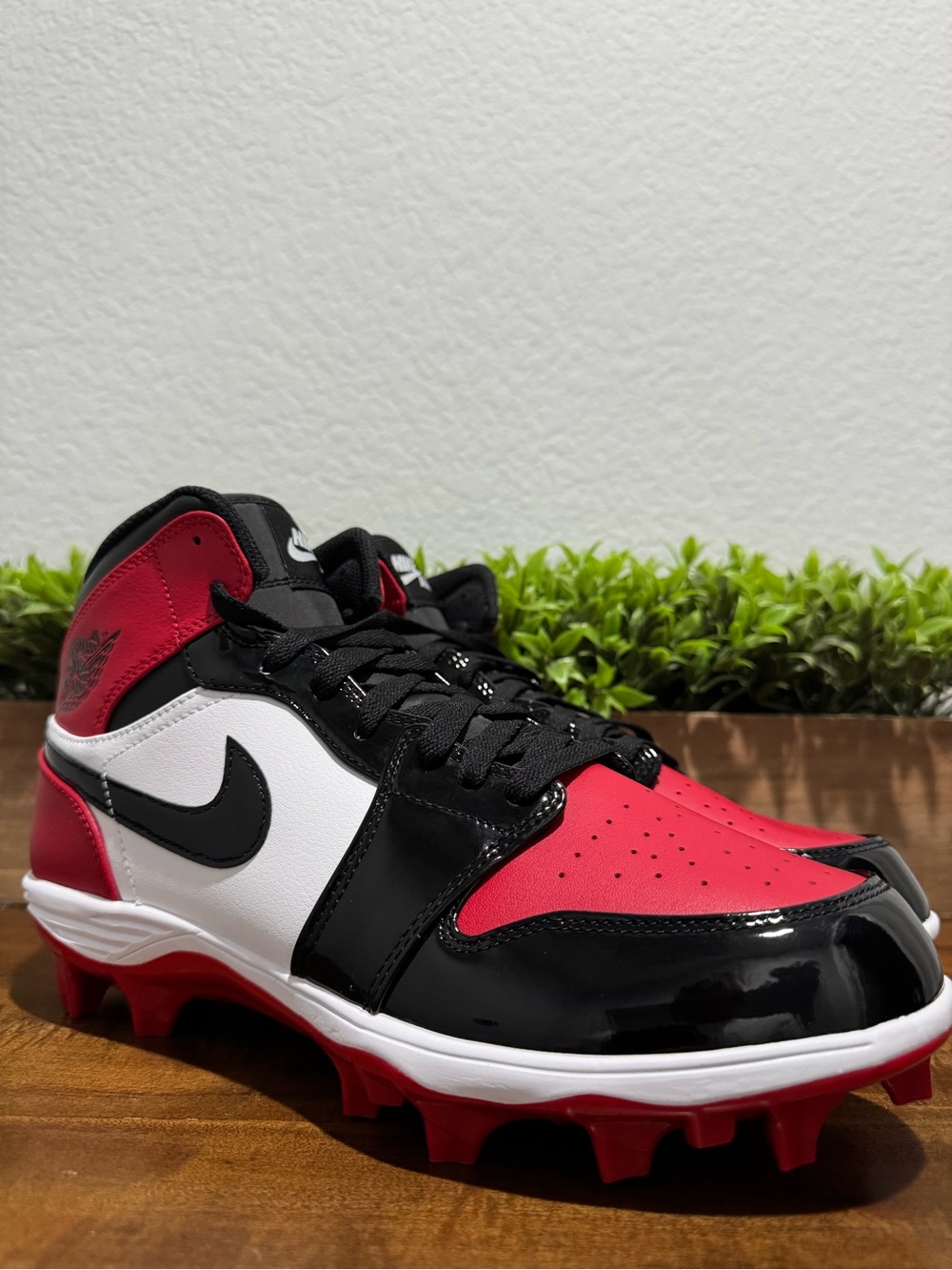Nike Air Jordan 1 Mid TD Bred Toe Football Cleats FJ6805-601 Men’s Size 10.5 - Picture 5 of 11